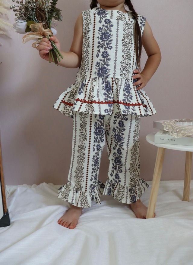 【取寄】洗練されたデザインで大人可愛すぎる!おしゃれな花柄セットアップ