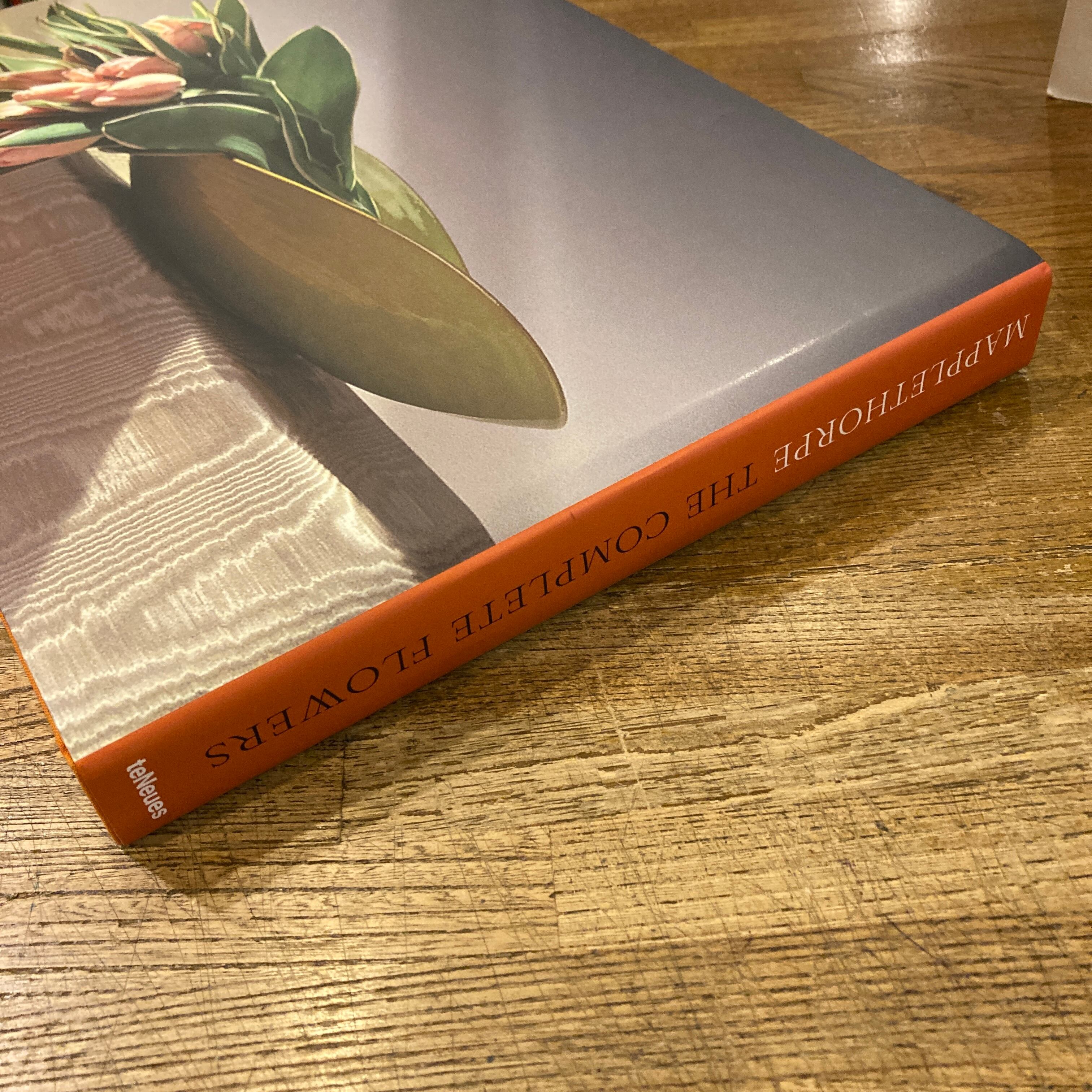 Mapplethorpe: The Complete Flowers / Robert Mapplethorpe（ロバート