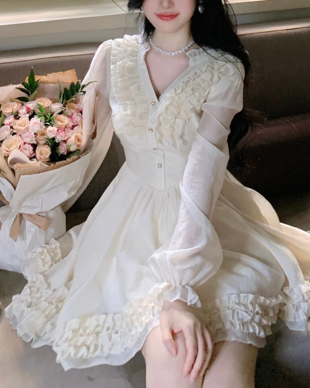 Vネックフリルガーリーワンピース 25WP08074