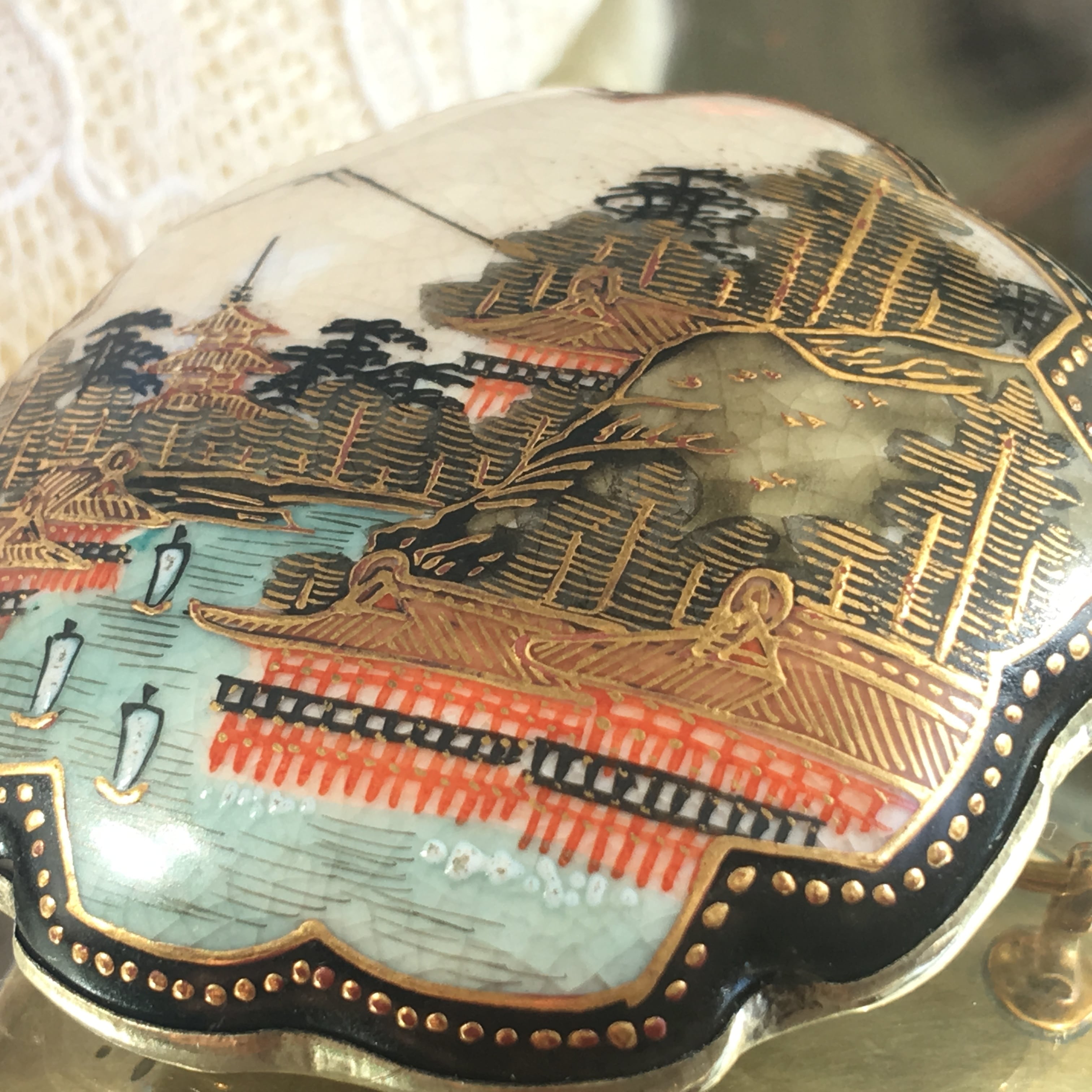 アンティーク 明治〜大正期 里帰り薩摩ボタンのブローチ