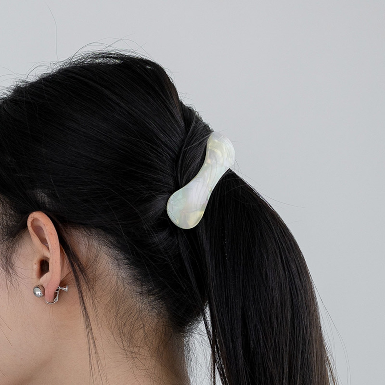 【ネコポス便】バレッタ ヘアクリップ ヘアアクセサリー シリコンカバー レディース 変形 リボン パドル型 ぽってり 厚み アセテート風 べっ甲風 ダルメシアン  2592