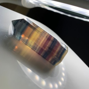 99 ポイント 変わった色合いフローライト