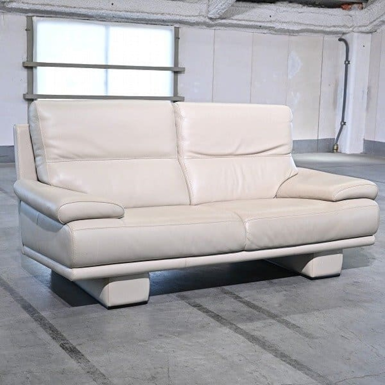 カリモク domani 82万「Excel Life」ラブソファ 本革 2P 2人掛け リビング 書斎 寝室 応接室 待合室 karimoku ドマーニ エクセルライフ【中古家具/中古インテリア/USED家具ユーズド家具/リサイクル】