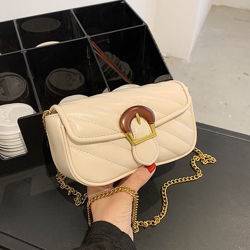 サマーチェーン レッド 夏物 スクウェア メッセンジャーバッグ Tiancai_Wing_Bag72871941981