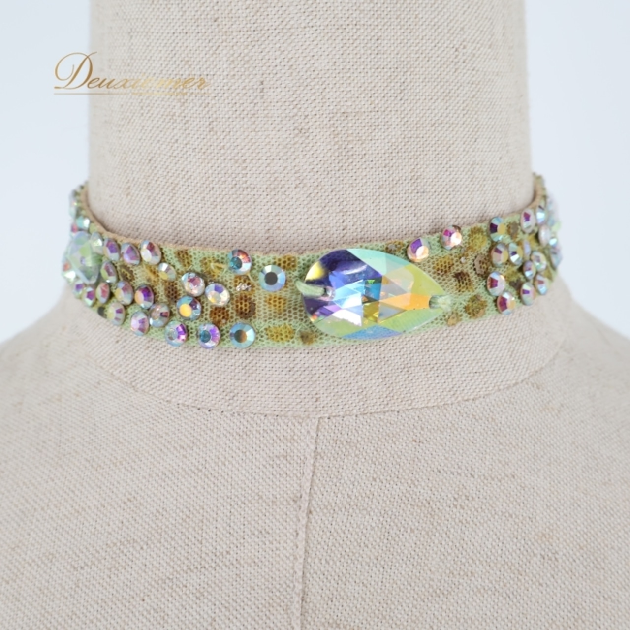 社交ダンス 衣装 スタンダードドレス ワンピース ドレス エメラルドグリーン 緑 黄緑 フロート デモ 競技 ダンス パーティ 発表会 綺麗 上品 明るい ゴージャス グリーン系 フェミニン おしゃれ モダンダンス コスチューム 華やか