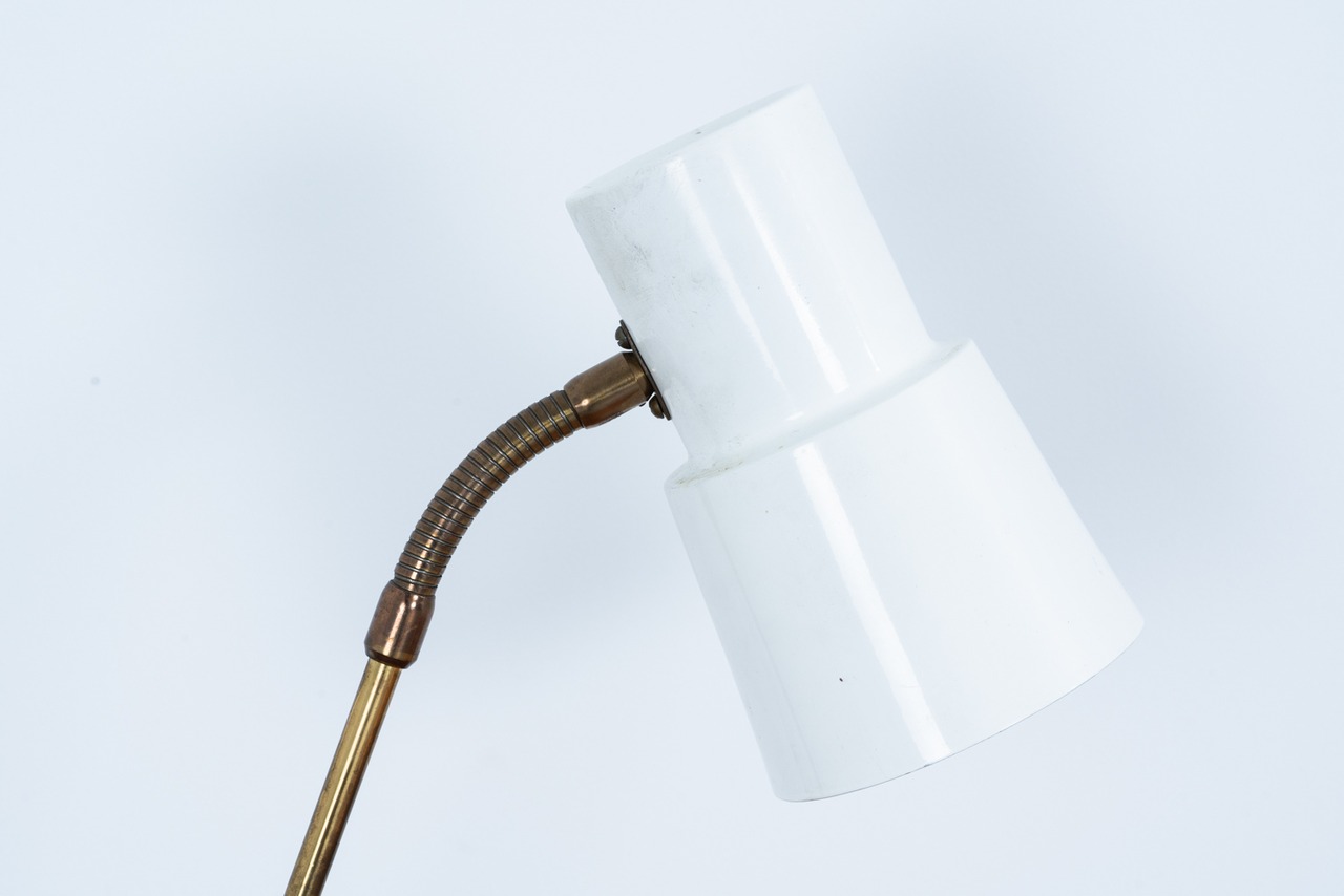 Desk lamp