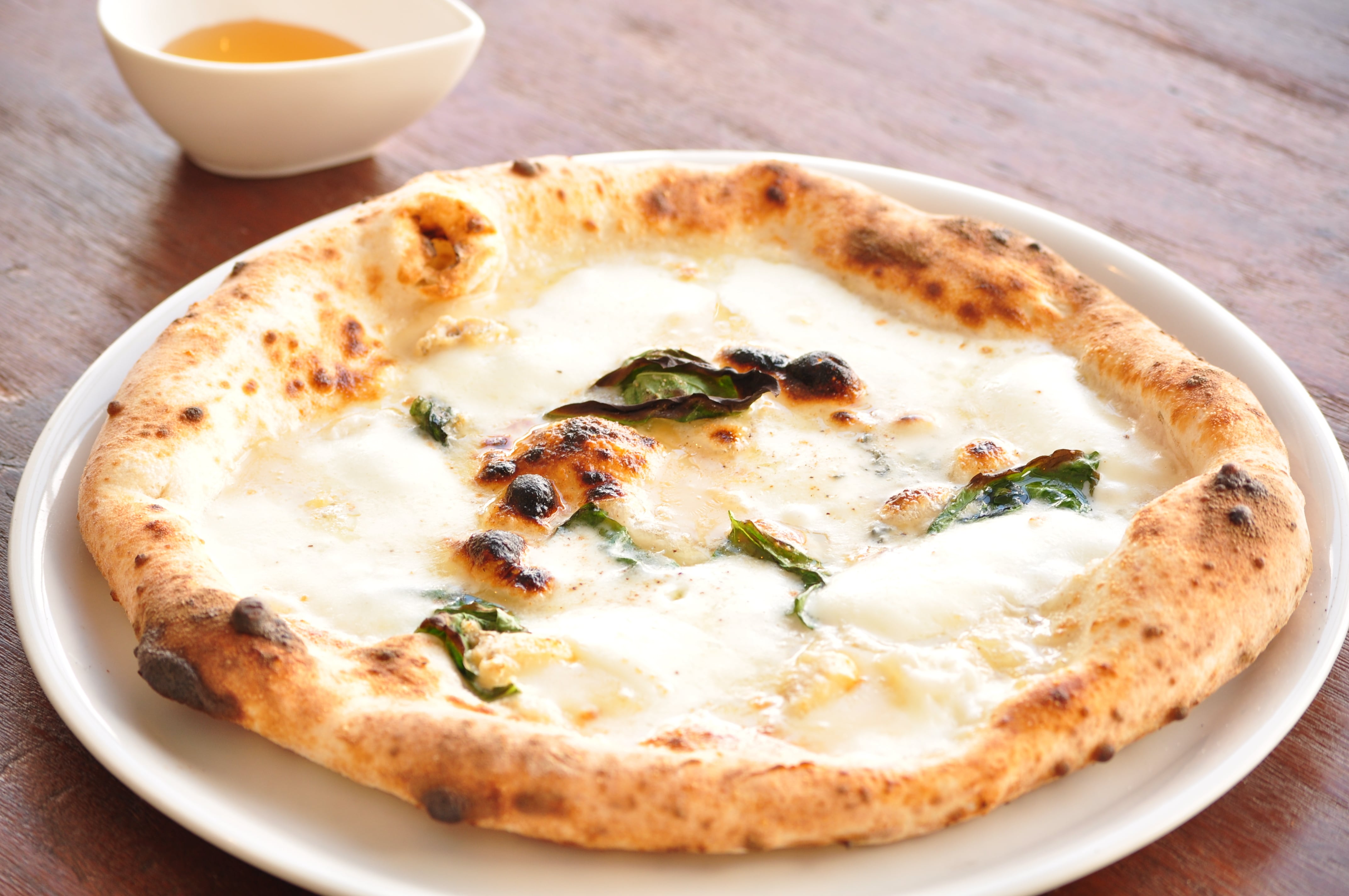 クアトロ | ナポリピッツァ専門店 PIZZERIA DELL'ANIMA(ピッツェリア