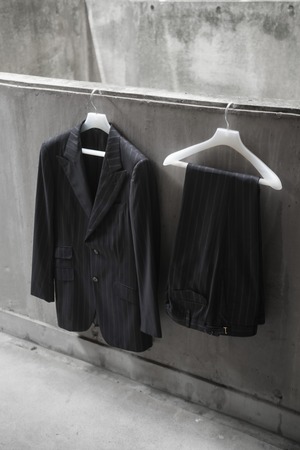 01SS “GUCCI” Stripe Pattern Peaked Lapel Set Suit (Design by Tom Ford)