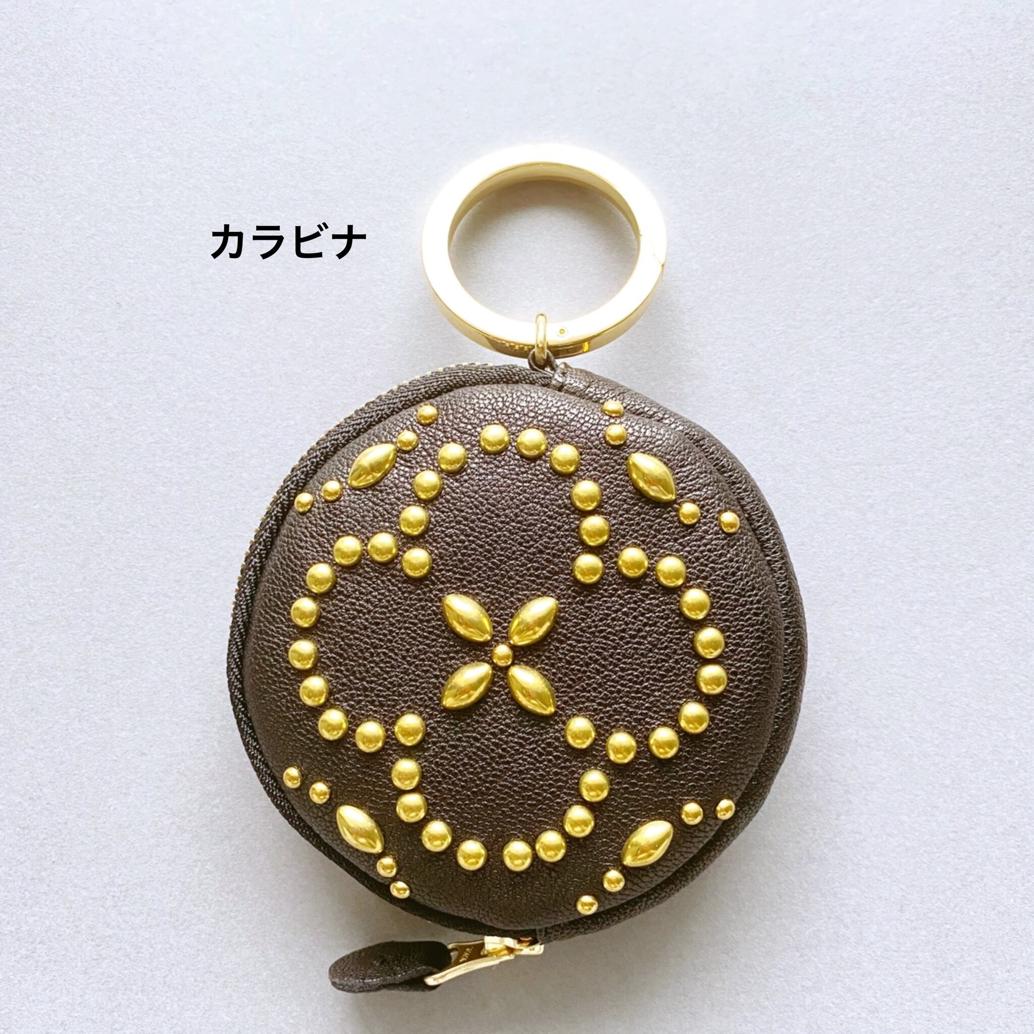 3点金具付ラウンドポーチ+カードケース(ブラック/ゴールドスタッズ