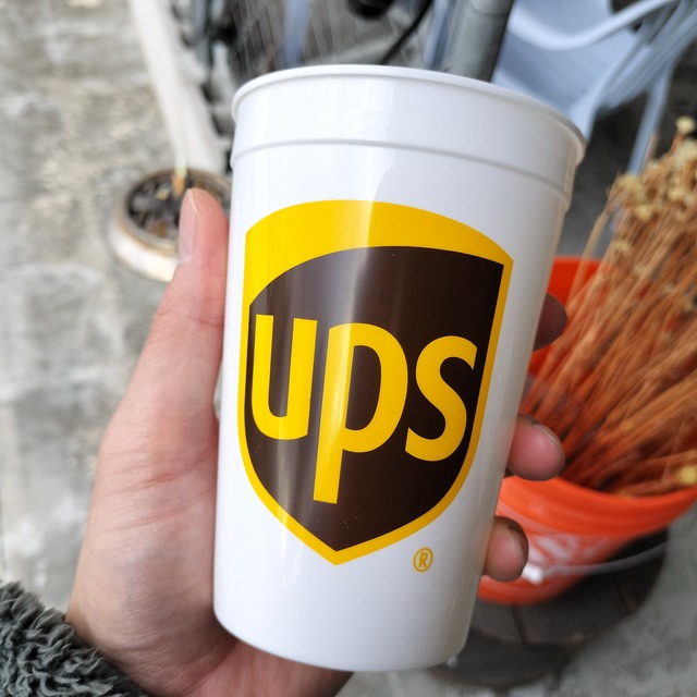 アメリカ企画　スタジアムカップ◆UPS/United Parsel Service◆アメリカン雑貨　コップ　
