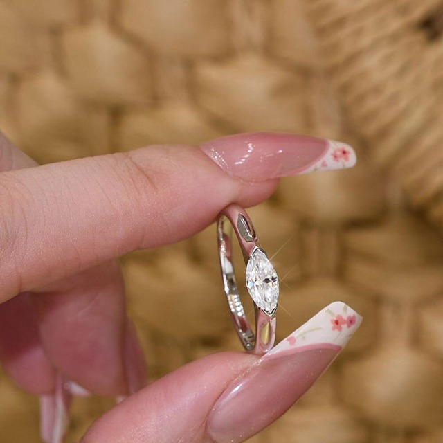 Silver925モアサナイトマーキスカットリング