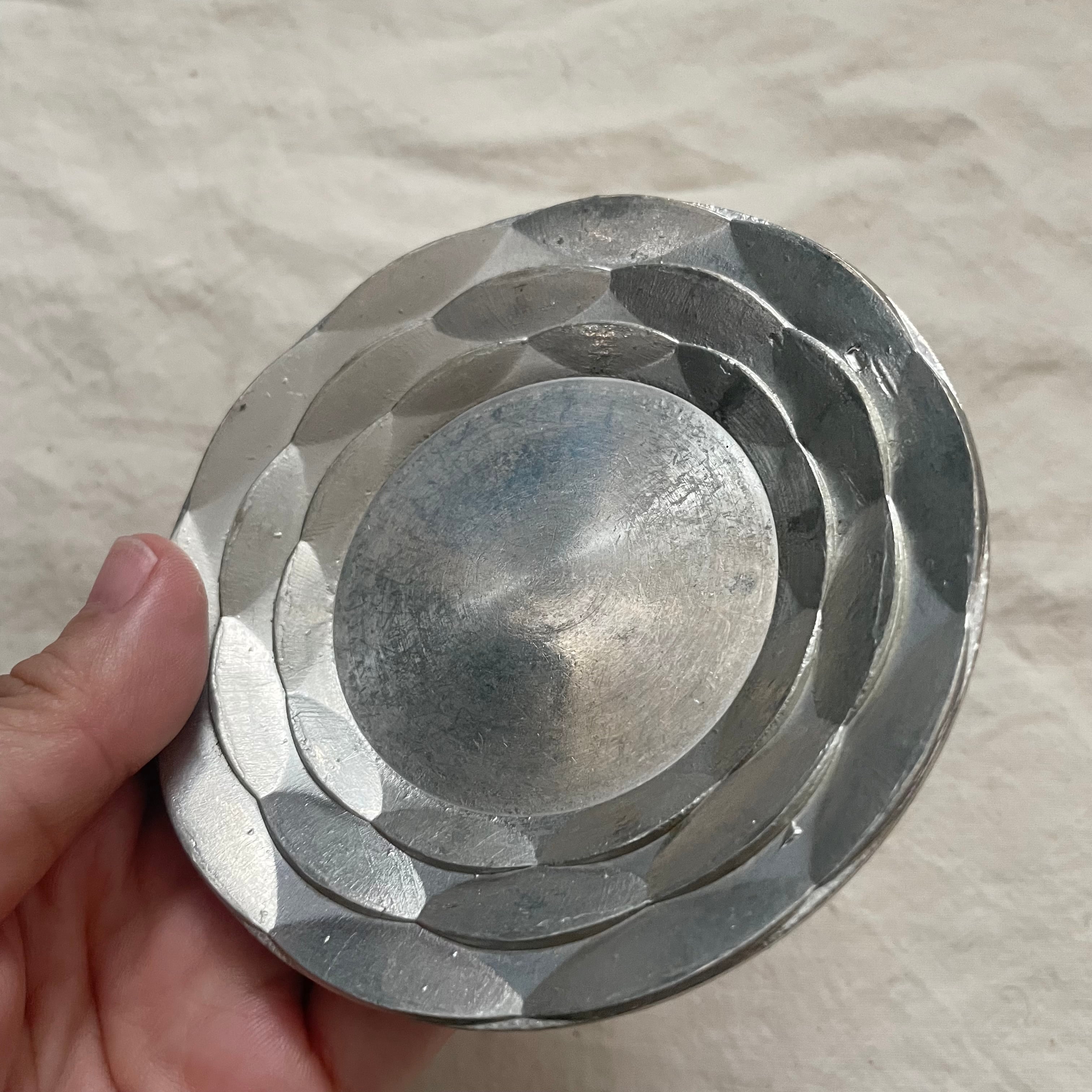 ピューターの変わった小皿