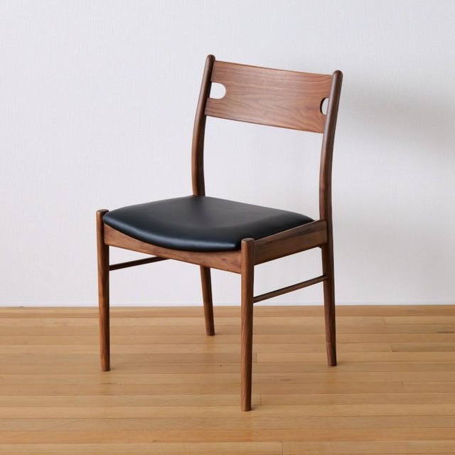 チェア 食卓 木製 おしゃれ シンプル ウォールナット ダイニング用 革 合皮 ビニールレザー 無垢材 天然木 北欧 ナチュラル 木の椅子 いす ブラック 黒