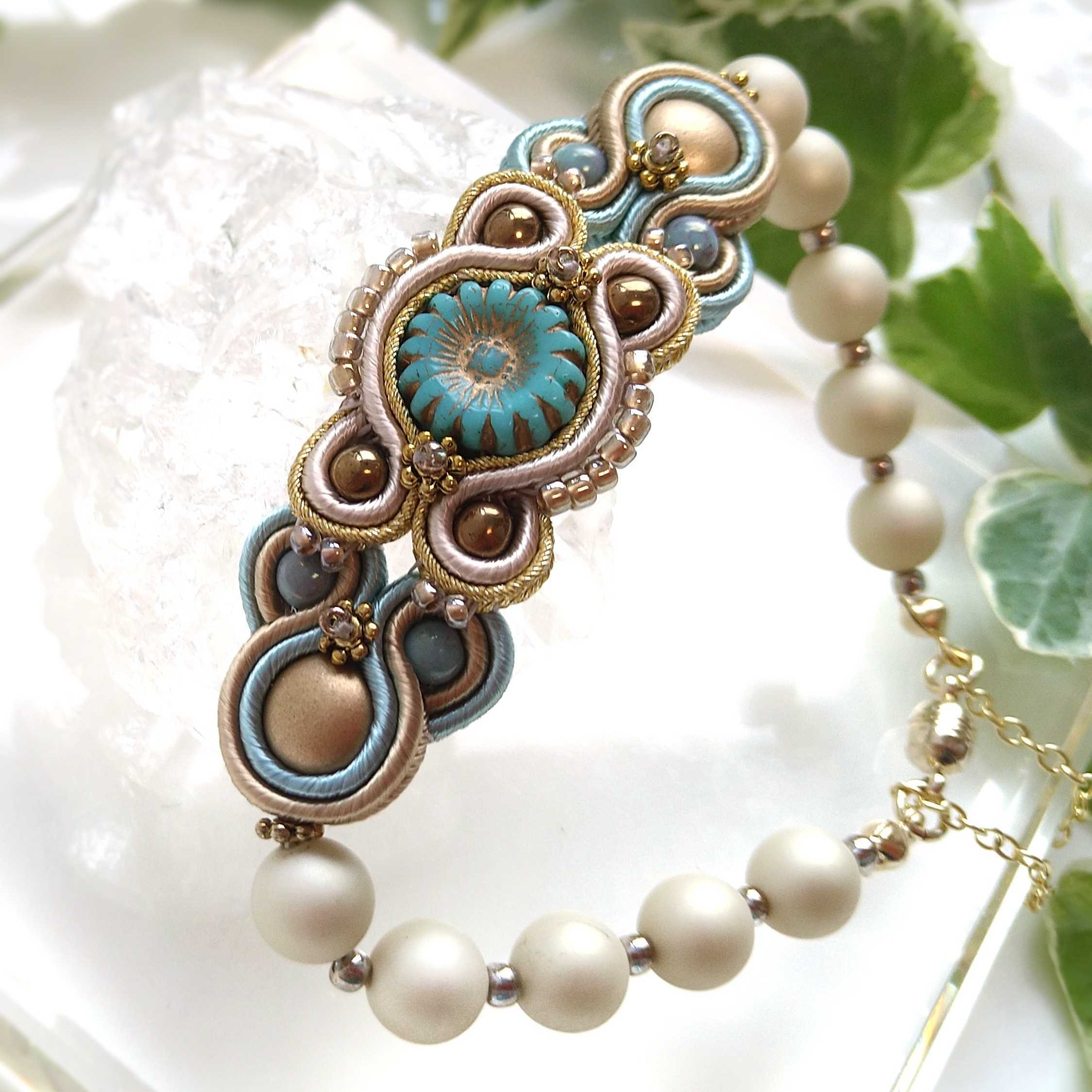 【ブレスレット】脱着ストレスフリー!ターコイズカラーがエスニックで素敵なソウタシエのブレスレット 日高真理子先生作