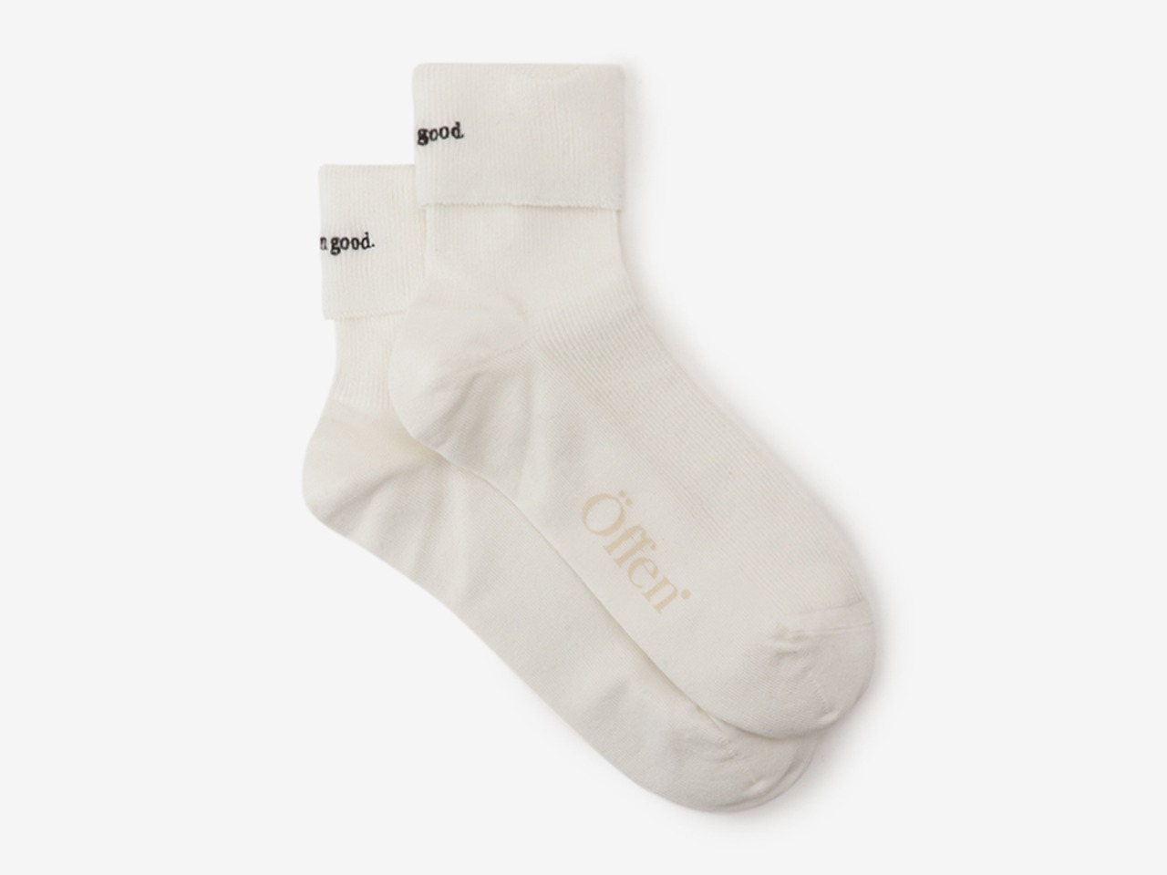 Focus on good. SHORTsocks / WHITE