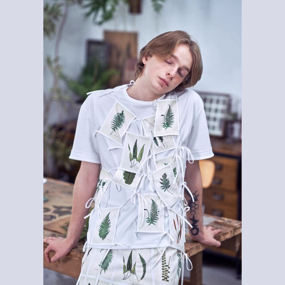 植物図鑑のタペストリーとTシャツ【メンズ】 E00253 | EMMA GRAND