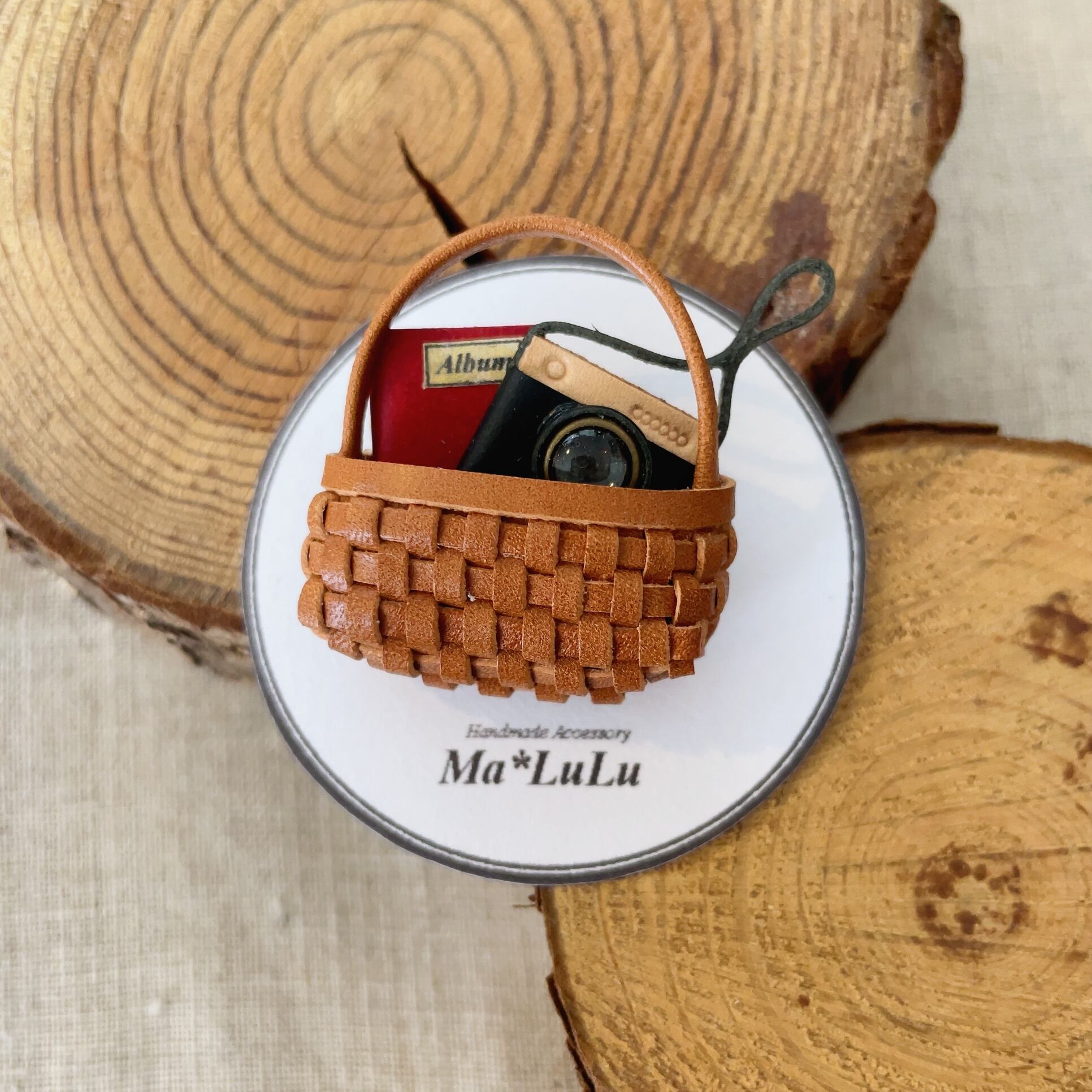 Ma*LuLu/小さなかごのブローチ/カメラ