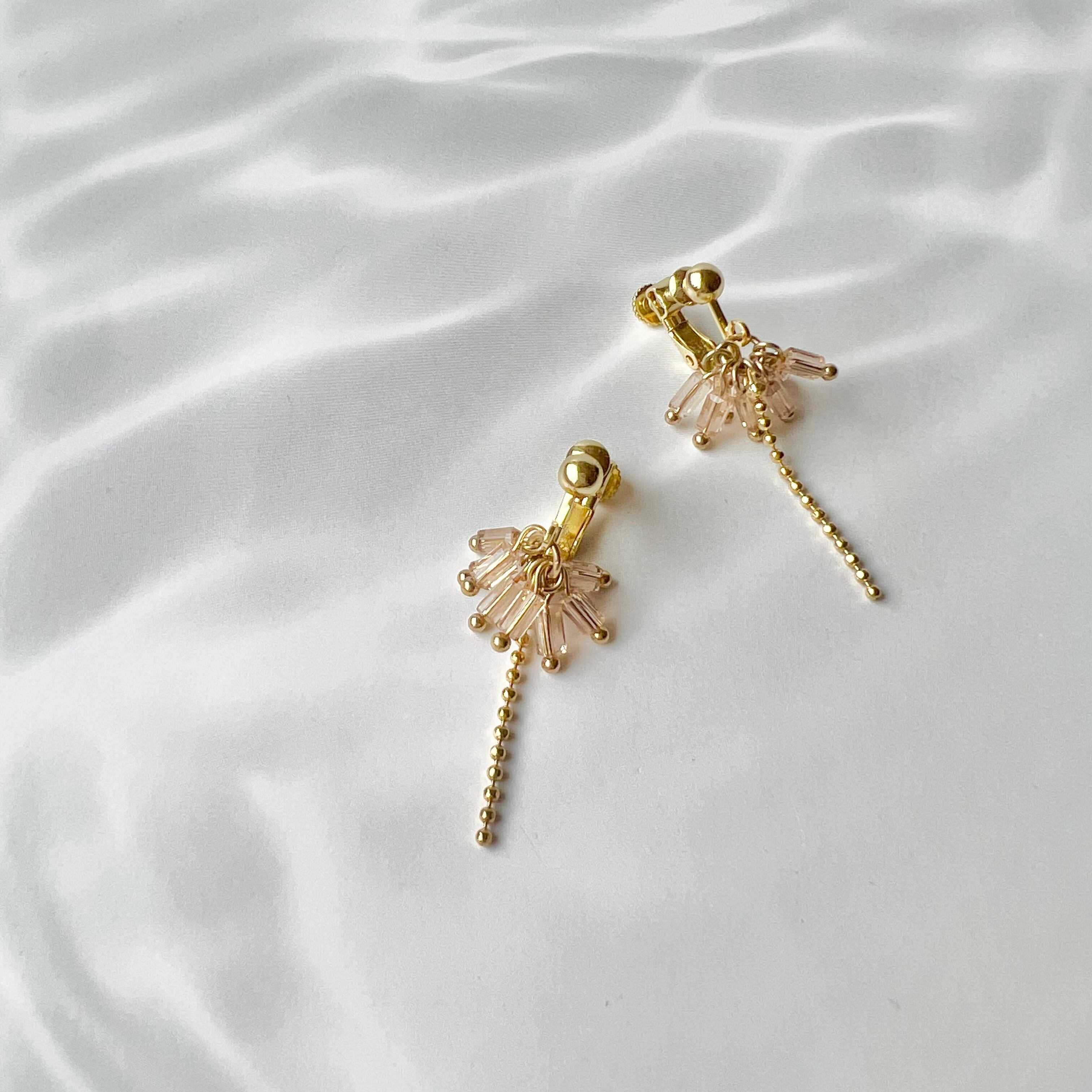 TVドラマ着用//シャンパンガラスビーズピアス /イヤリング | Handmade