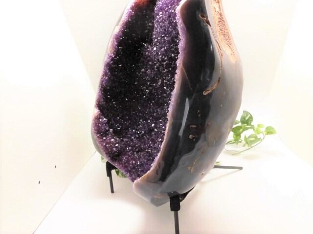 【送料無料】【高品質】【超美品】総高43cm ウルグアイ産　特大アメシスト