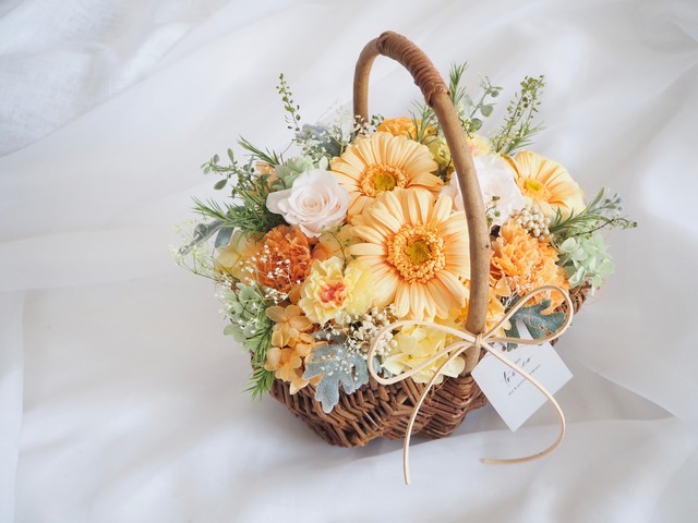 ニュアンスホワイト プリザーブドフラワーバスケットアレンジ basket arrangement