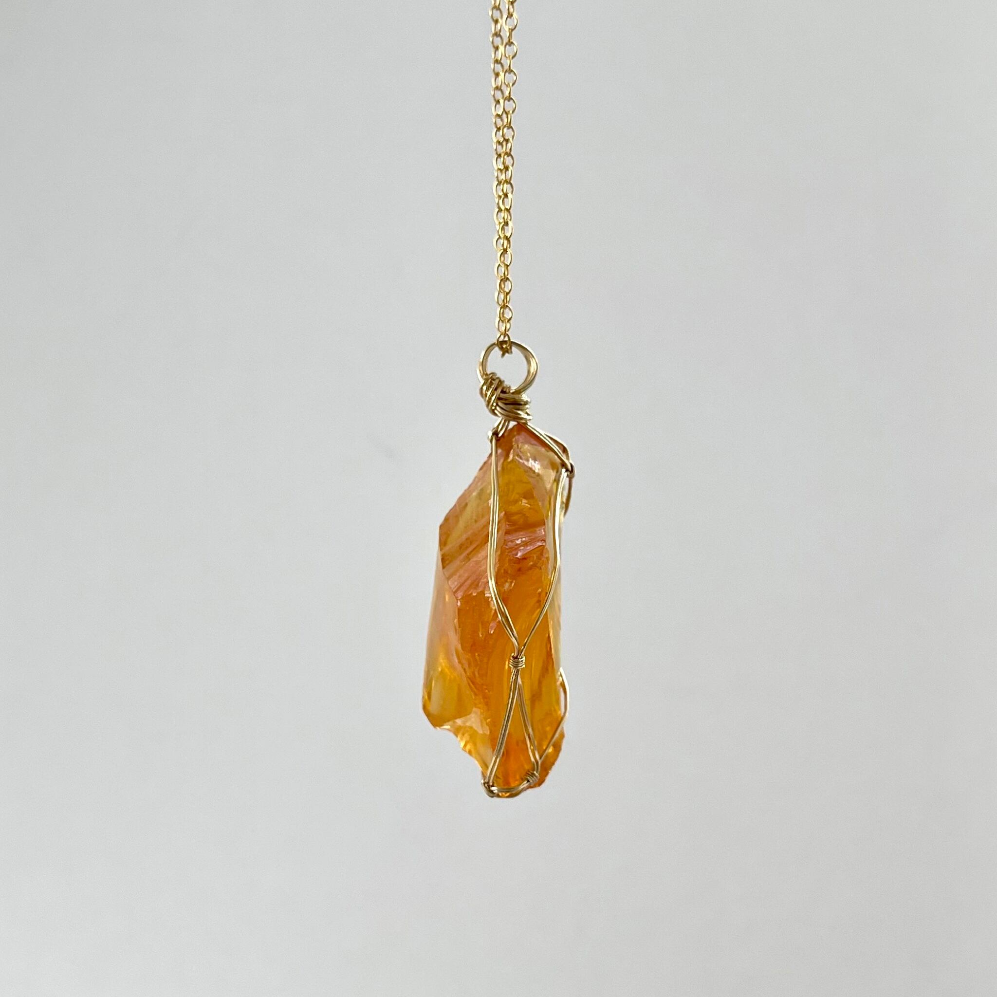 アンダラクリスタル　アンバー　ペンダントトップ アンダラクリスタル（アンバー1） 女神巻きペンダントトップ