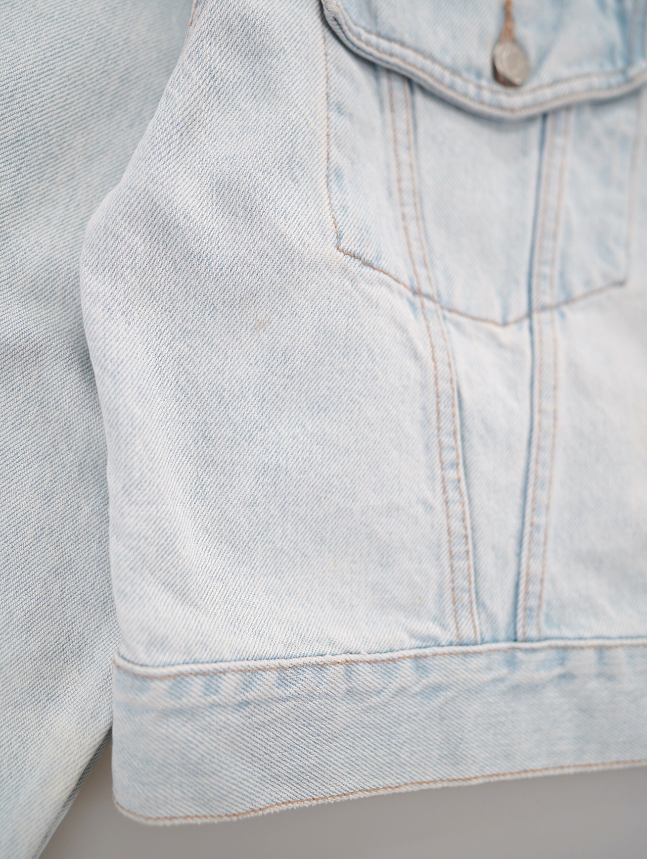 90s GUESS denim jacket