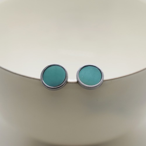 Stud earrings15