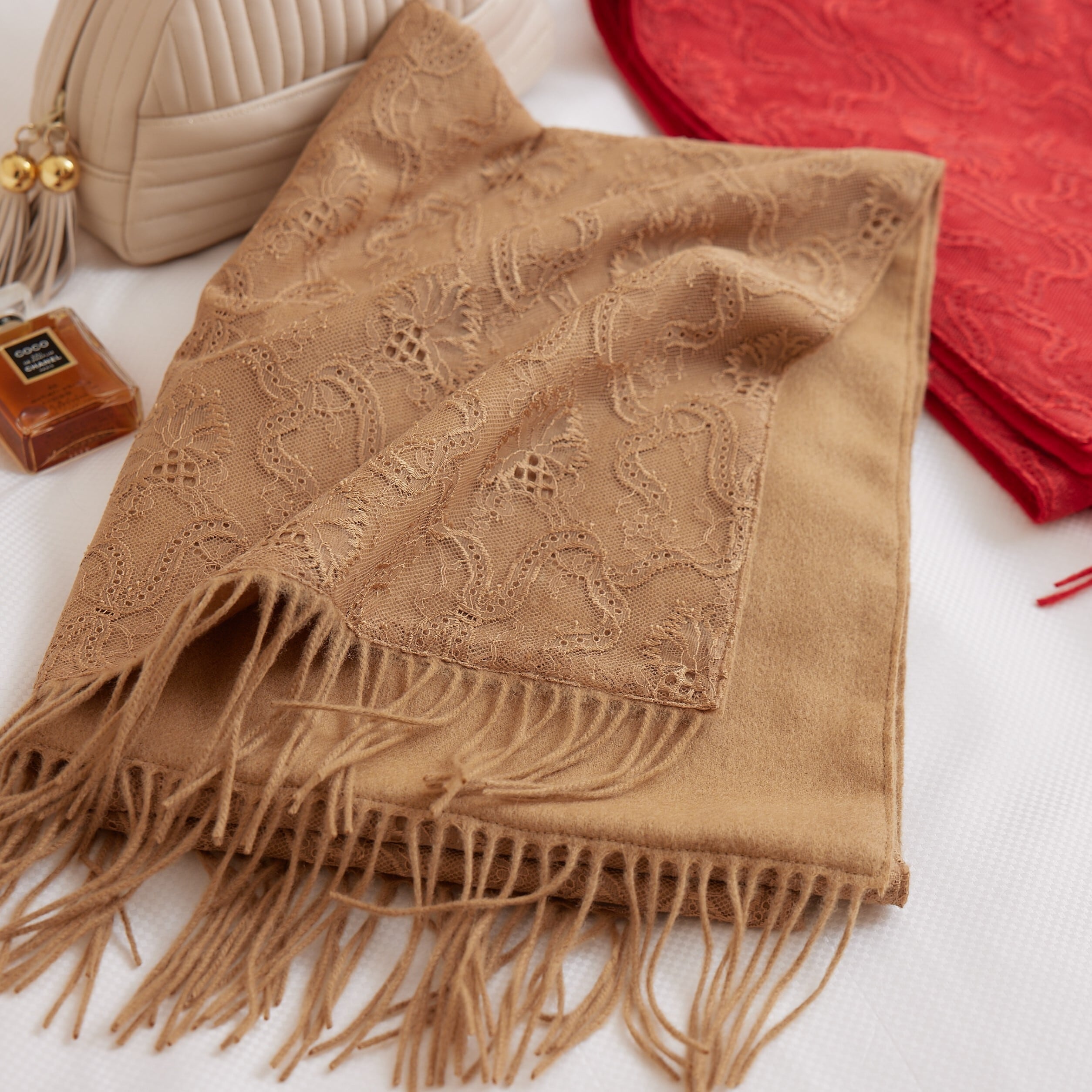 ウールの広幅リバーレースストール | AOYAMA LACE-青山レース-