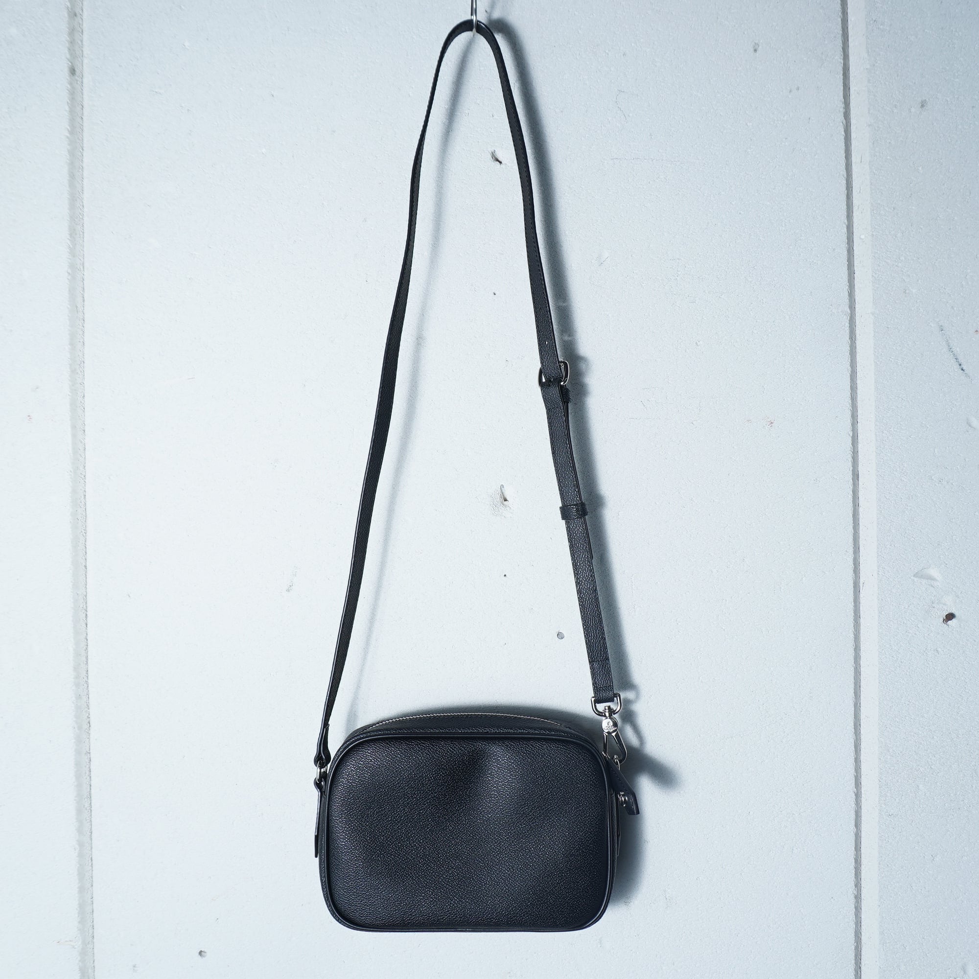 Vivienne Westwood】ヴィヴィアンウエストウッド オーブロゴ レザー