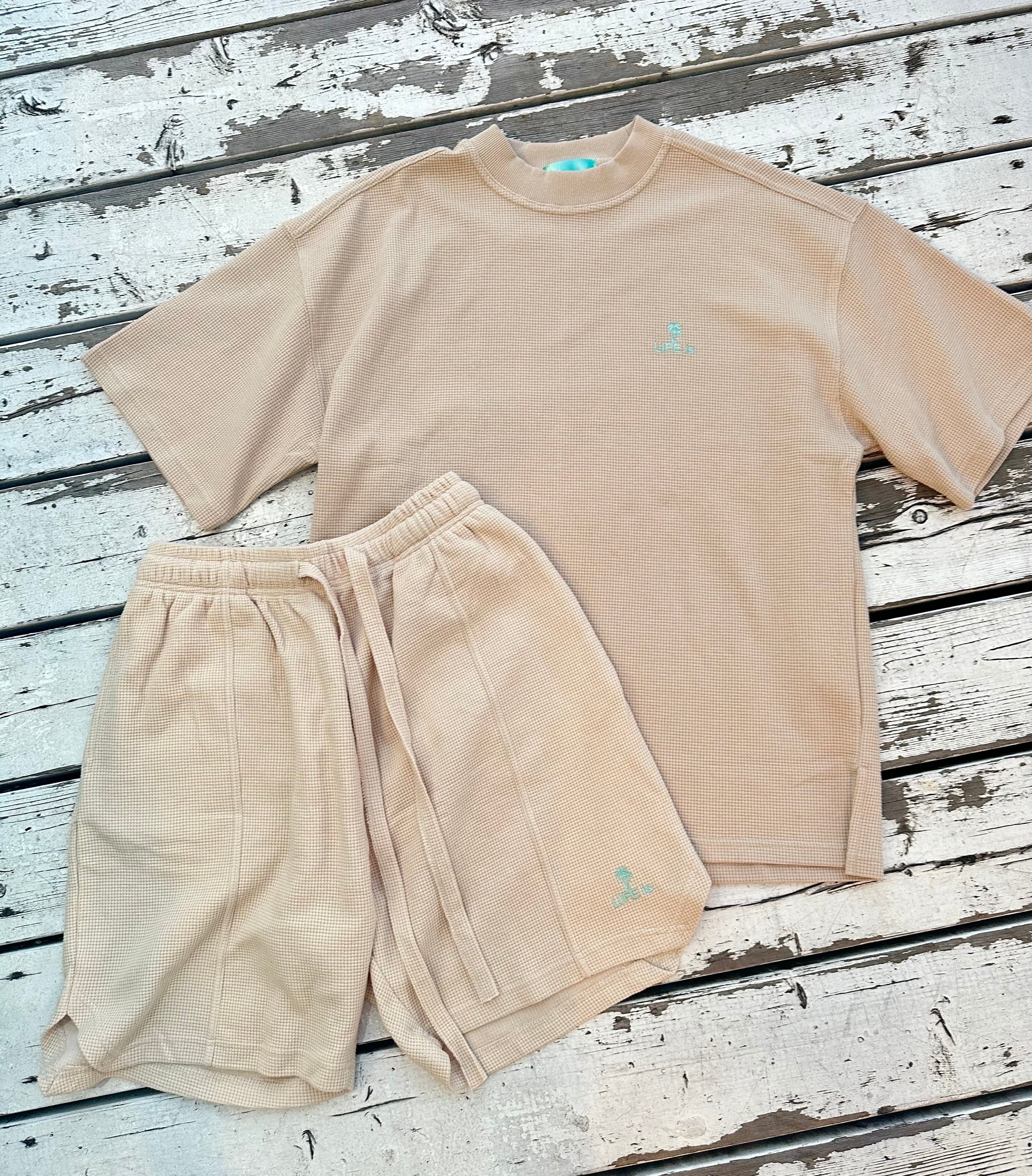 LIFE is 刺繍ワッフルセットアップ¥18,000+tax(¥19,800)