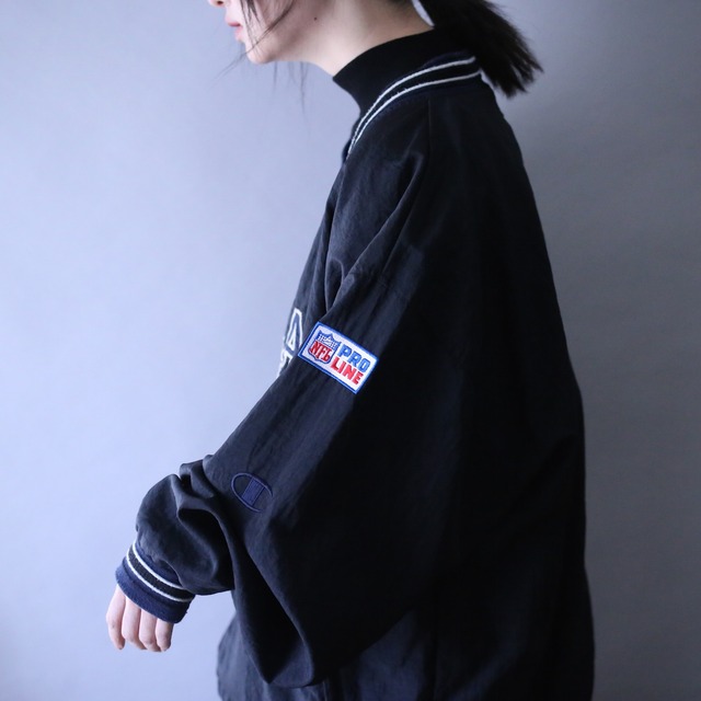 "NFL×Champion" over silhouette nylon pullover