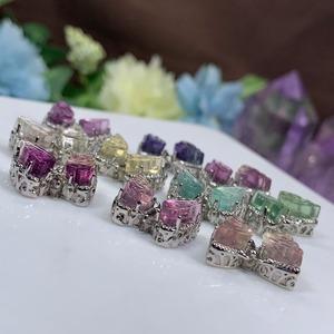 在庫処分セール☆7.  10個セット☆フローライト蝶々・縦横貫通穴☆パーツ