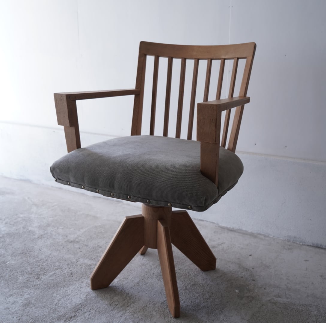 古いドクターチェア