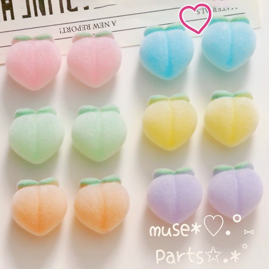 4個桃 ラムネ フロッキーカボション♥水色 青 ライトブルー もも