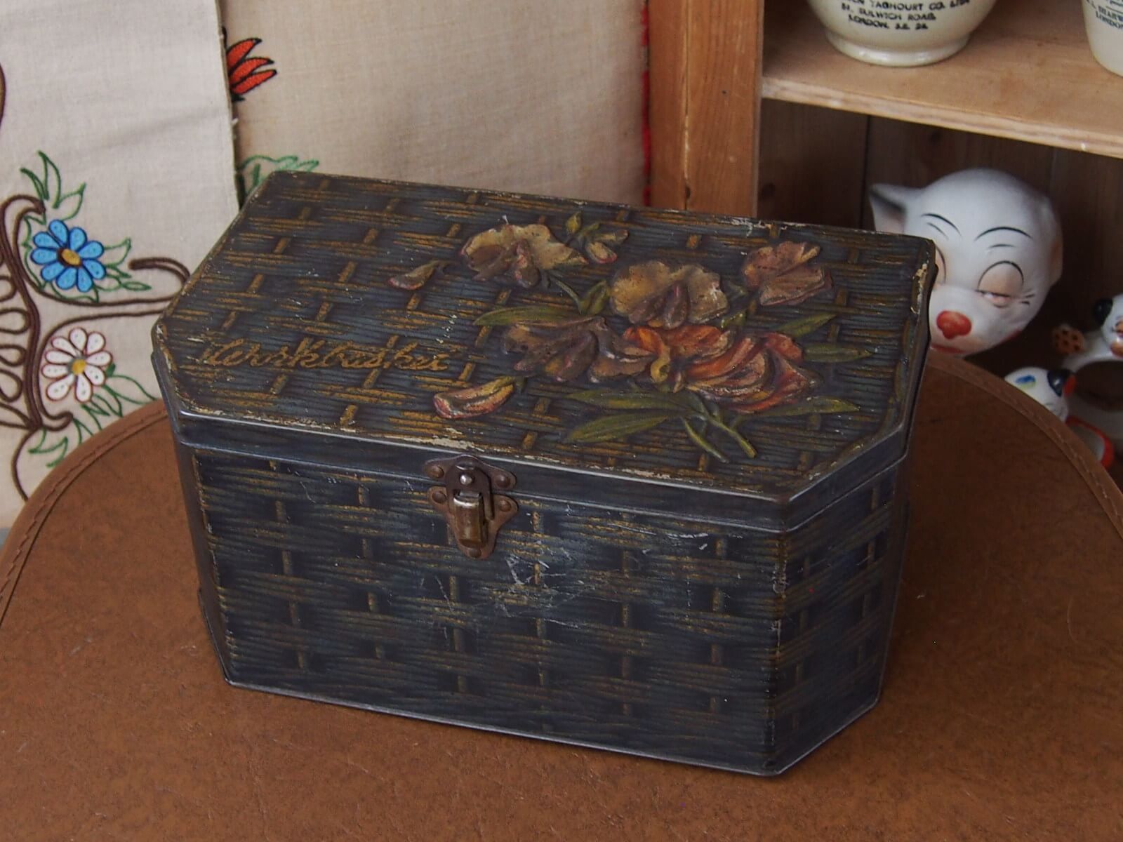 イギリスアンティーク トフィー缶 Workbasket Tin | Bonny Bee
