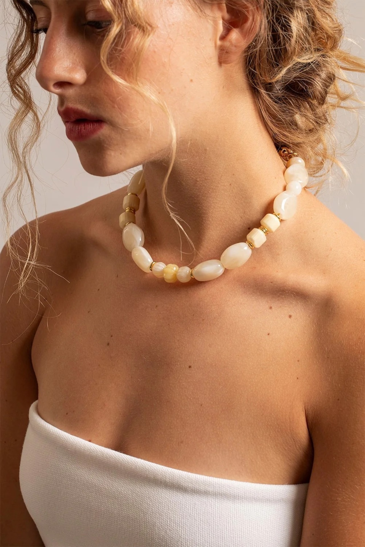 【Constance Beige コンスタンス・ベイジュ 】40cm  ラコックフランセーズ フランス製 ハンドメイド スマホストラップ ネックレス La Coque Francaise