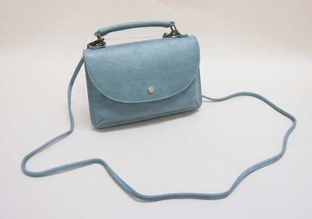 フェイクレザーマイクロハンドバッグ お財布機能付き　ギフトにもおすすめ