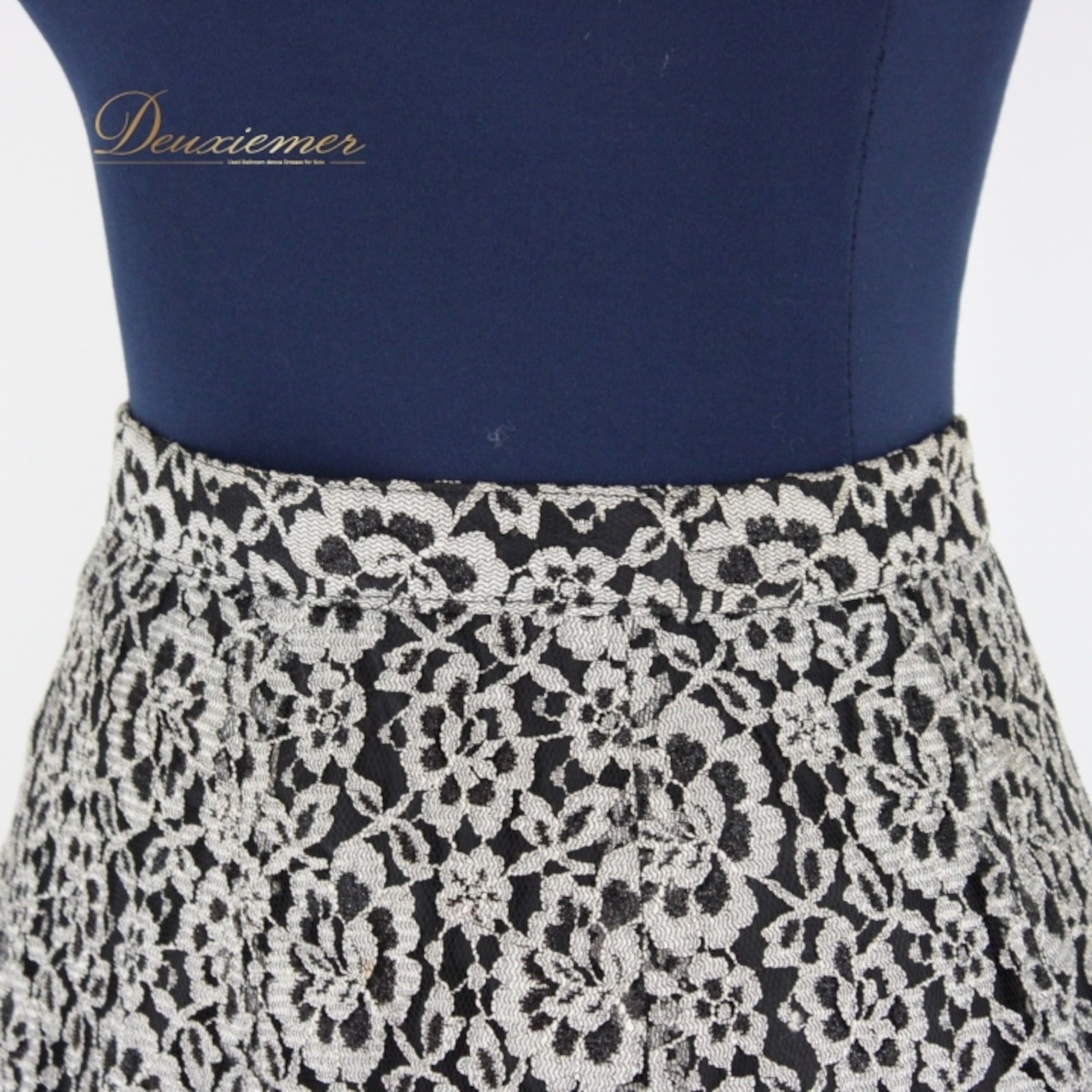 社交ダンス 衣装 スタンダード スカート レッスンウェア 女性用 レディース オールシーズン 黒 ブラック系 花柄 レース シック ホワイト系 かわいい デザイン おしゃれ 大人用 フォーマル ダンスウェア 踊りやすい 着心地 楽な丈感 高品質 日本製 パーティー用 結婚式用 年中使える ファスナー仕様