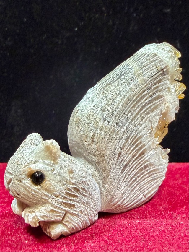 2) 天然石・母岩彫刻「リス」水晶クラスターB