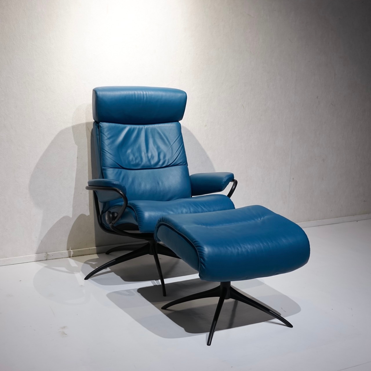 EKORNES エコーネス Stressless Tokyo ストレスレス トーキョー リクライニングチェア パーソナルチェア 1Pソファ 本革 オットマン付き 椅子 チェア モダン 北欧 ホテルライク