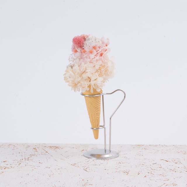 ICE CREAM 〈Strawberry Dream Flavor〉プリザーブドフラワーアレンジメント　
