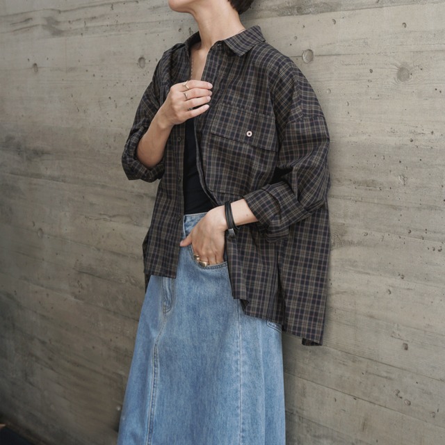クロップドオーバーチェック柄シャツ