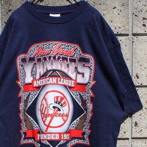【XLサイズ】New York Yankees 90s 厚塗りペイント 古着 Tシャツ