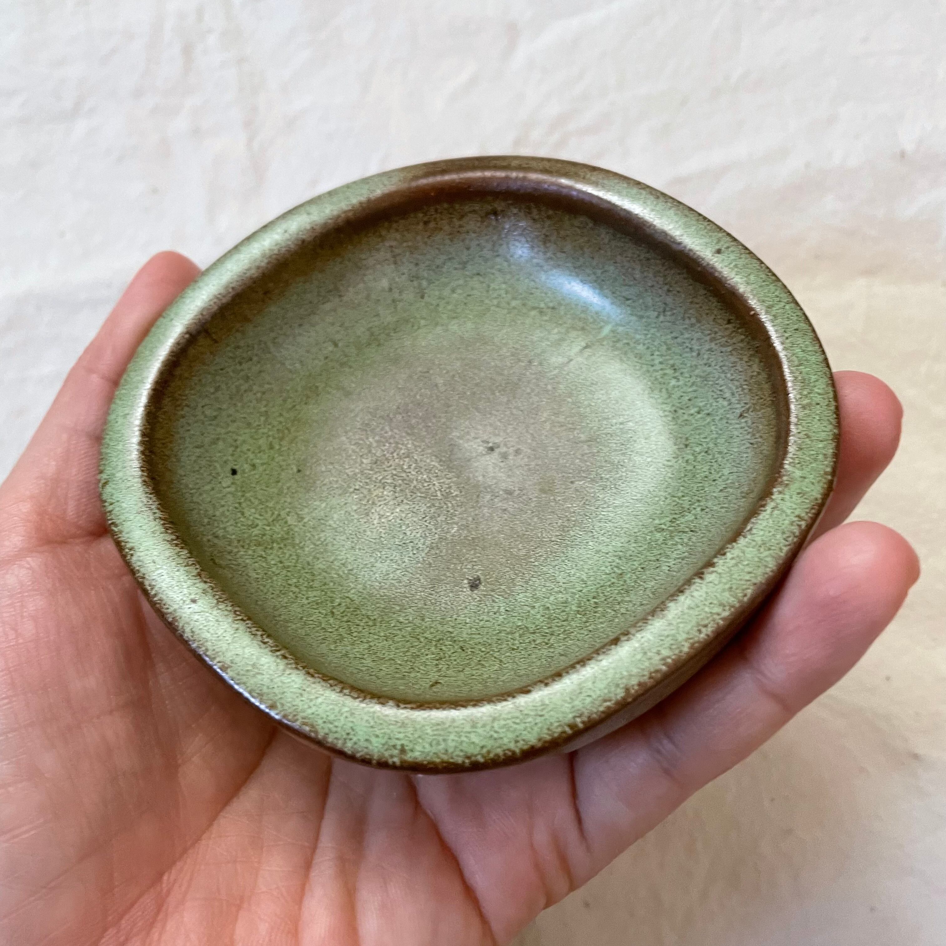 グリーンの小皿