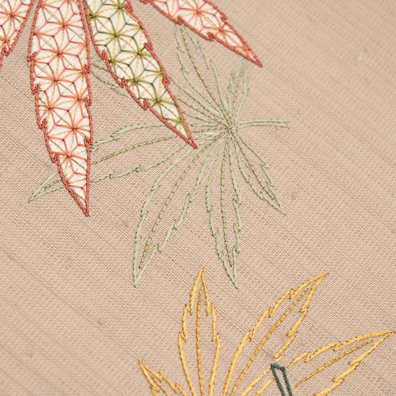 紅葉の葉っぱの模様 手刺繍 名古屋帯【中古】 | かわの屋