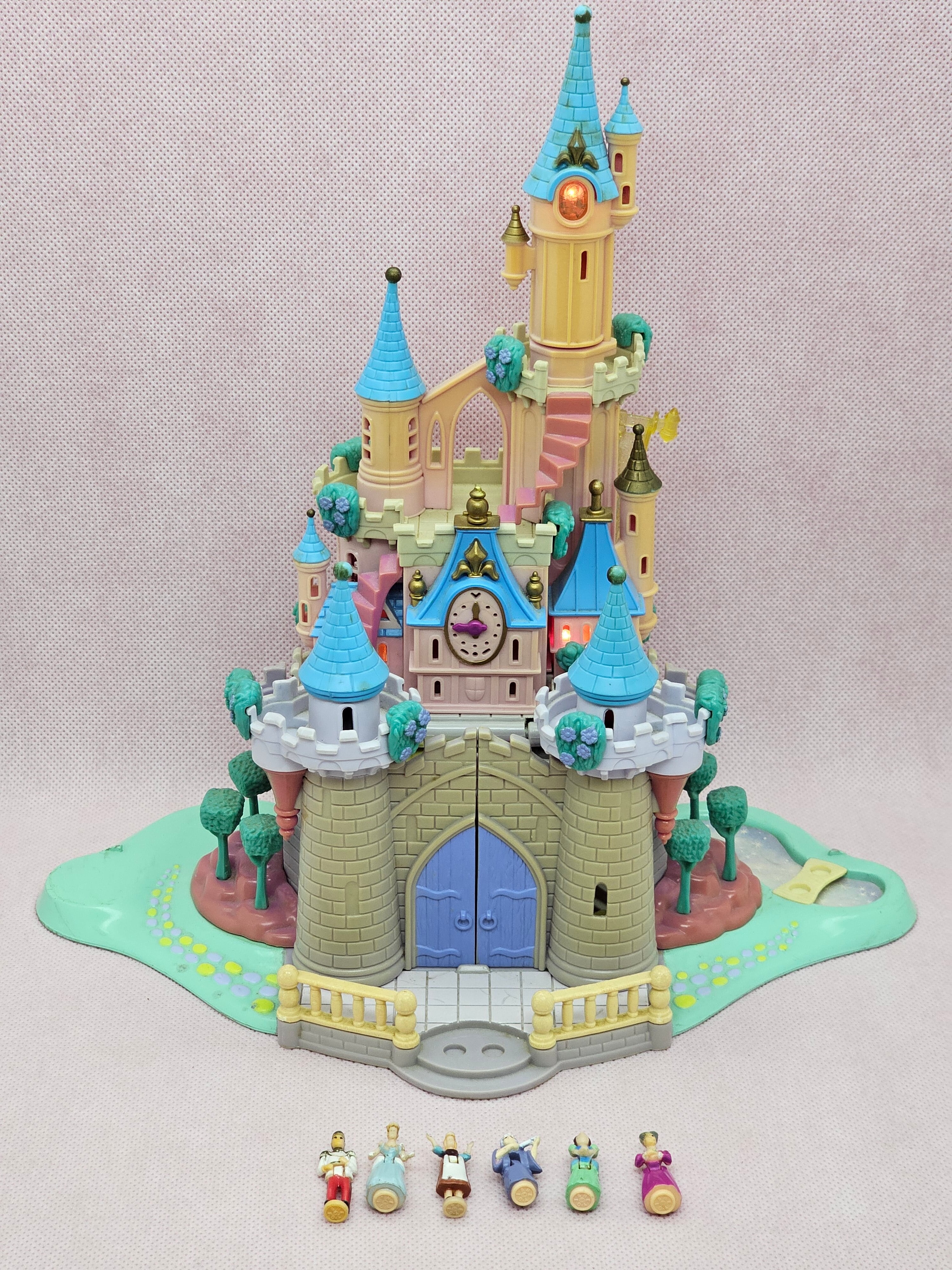 ディズニー ライトアップシンデレラ城 ライトアップ可