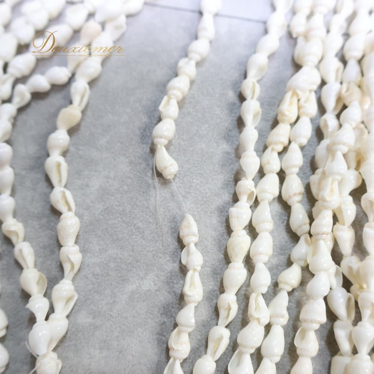 フラダンス 小物 まとめ売り 70点以上 セット レイ フラワーレイ パレオ クウペエ ネックレス シェルレイ ククイ イリマ 白 黄 緑 紫 赤 ピンク カラフル アクセサリー ヘアクリップ ヘアアクセサリー タヒチアン ホワイト系 レッド系 ピンク系