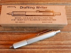 小さくてもシンプルに書きやすい　penco ドラフティングボールペン