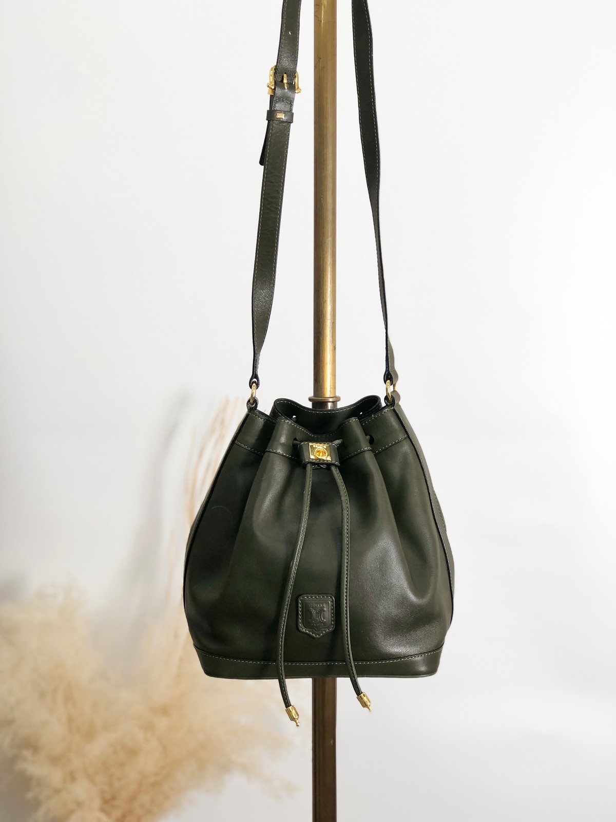 CELINE セリーヌ ショルダーバッグ グリーン ブラゾン型押し レザー 