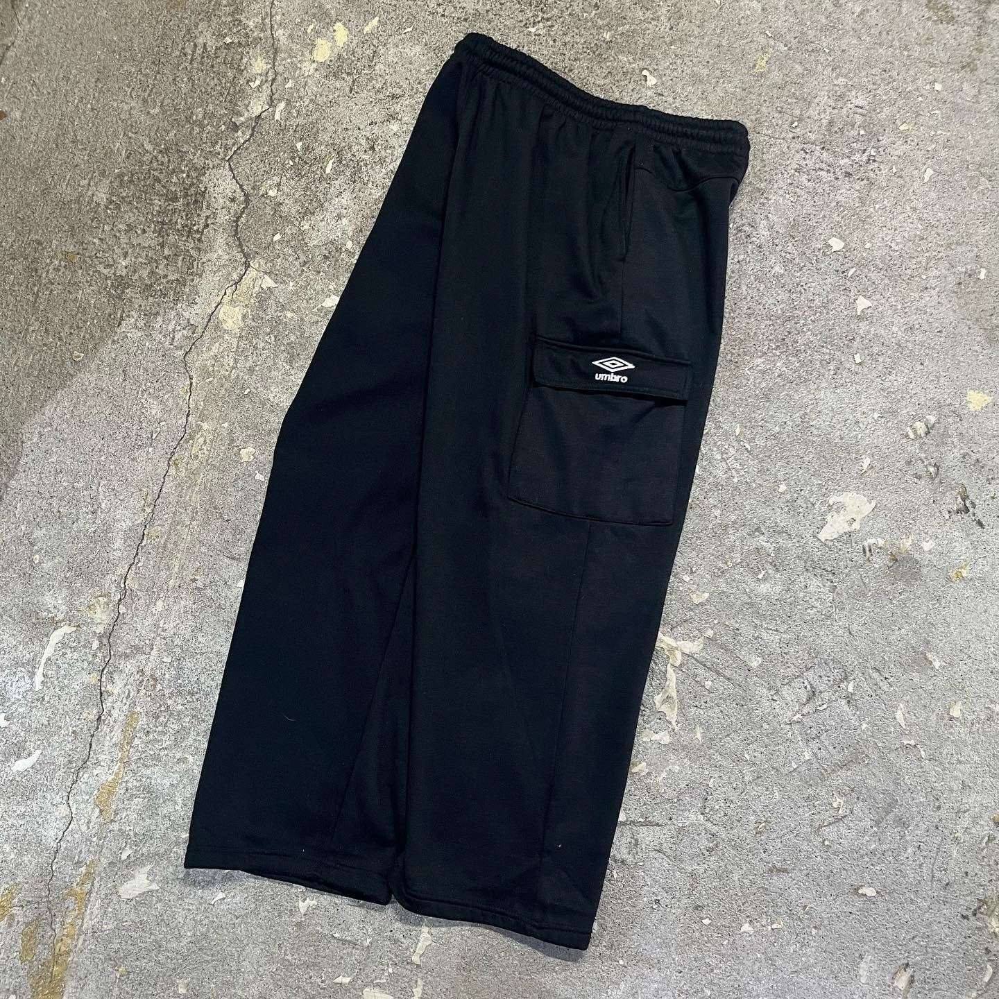 年代00's“UMBRO” ~00's black sweat cargo pants - ワークパンツ